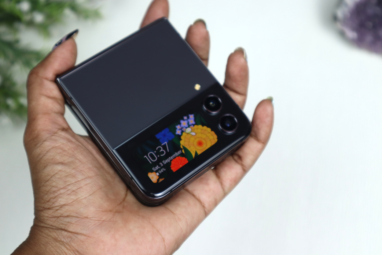 Express Your Style from the Inside Out with the Galaxy Z Flip4