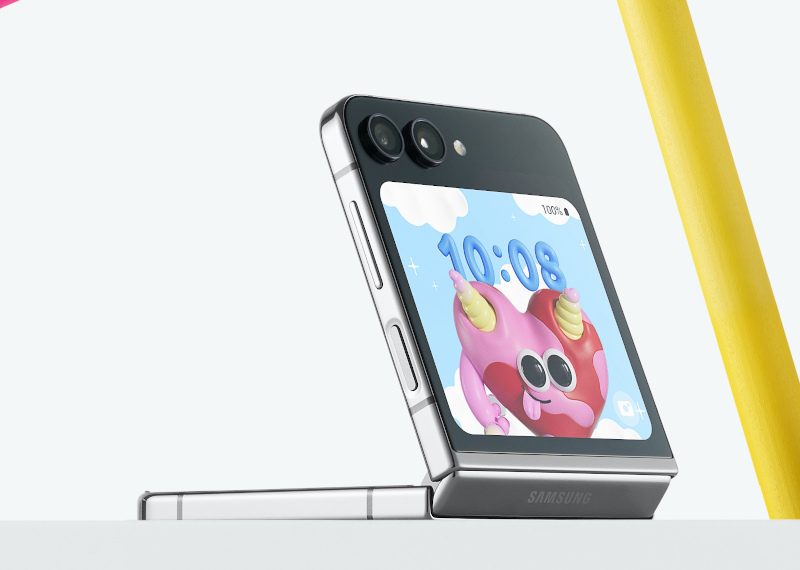 Galaxy Z Flip5 Enchanting Flex Window