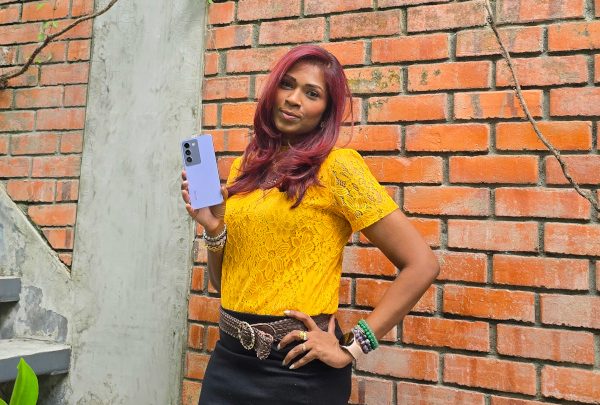 VIVO Y100 5G A Fusion of Style Innovation