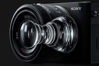 Sony RX1R III: A Compact Powerhouse with 61MP Full-Frame Sensor and AI Autofocus