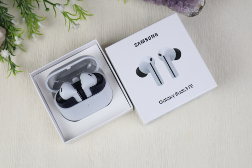 Samsung Galaxy Buds3 FE Review: Impressive Battery Life